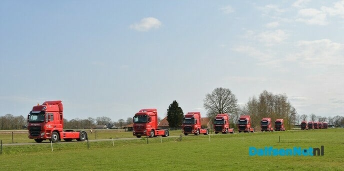 Collega’s MDI logistics brengen eerbetoon aan ernstig zieke collega - Foto: Johan Bokma