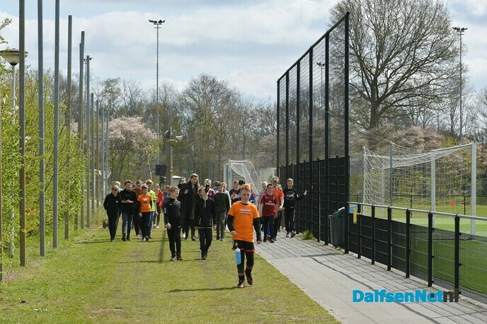 KBS de Polhaar start met Koningsdans op Sportpark Gerner - Foto: Johan Bokma