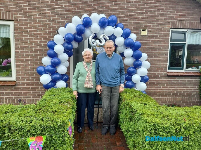 Feestelijke dag voor het 65 jarig bruidspaar - Foto: Ingezonden foto