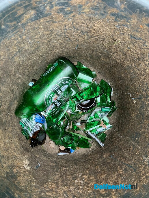 Hangjongeren uitkijktoren: overlast - Foto: Johan Bokma