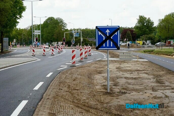 Nieuwe wegmarkeringen kruispunt Koesteeg/Hessenweg - Foto: Paul Scholten