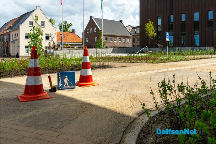 Opening voorplein gemeentehuis Dalfsen - Foto: Paul Scholten