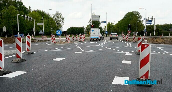 Nieuwe wegmarkeringen kruispunt Koesteeg/Hessenweg - Foto: Paul Scholten