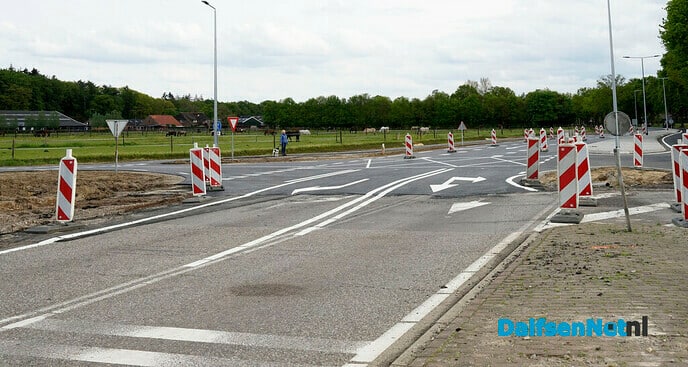 Nieuwe wegmarkeringen kruispunt Koesteeg/Hessenweg - Foto: Paul Scholten