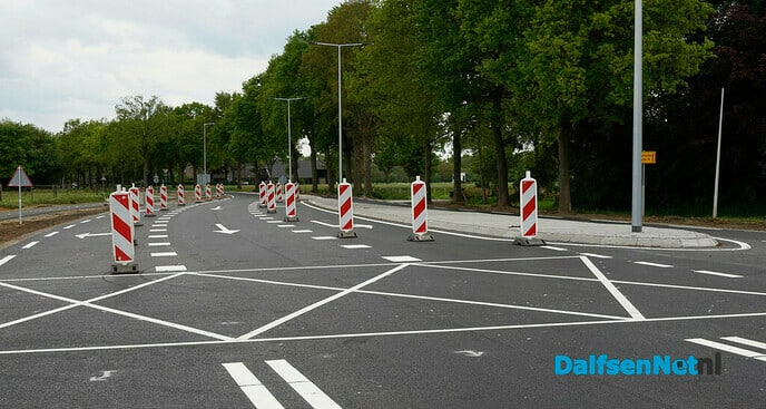 Nieuwe wegmarkeringen kruispunt Koesteeg/Hessenweg - Foto: Paul Scholten