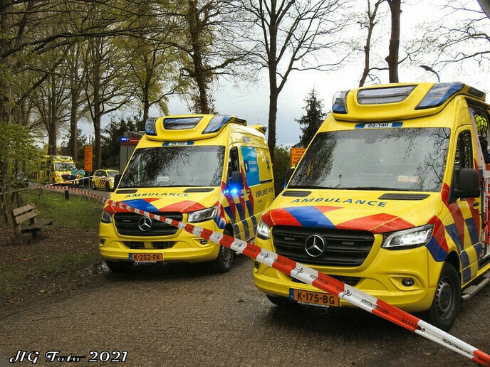Twee wandelaars getroffen door een omvallende boom