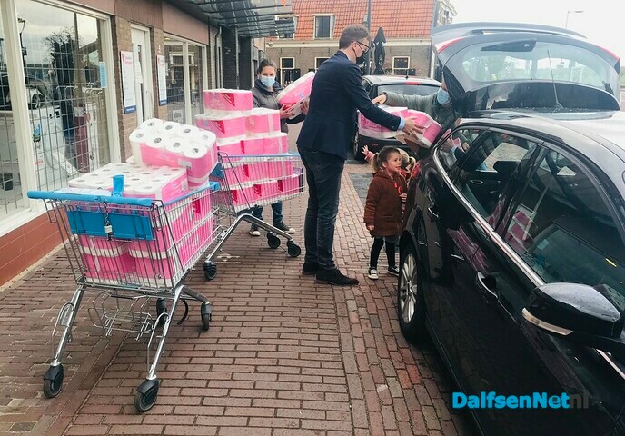 Prijsuitreiking Oranje Bingo - Foto: Ingezonden foto