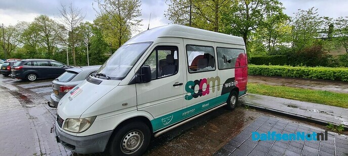Bus Saam welzijn vernield - Foto: Ingezonden foto