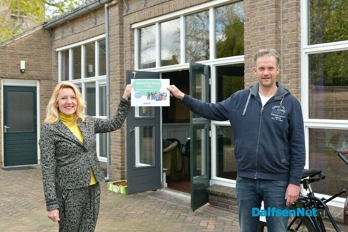 Joris Bezorgt heeft 1000 euro ontvangen van de Univé - Foto: Johan Bokma