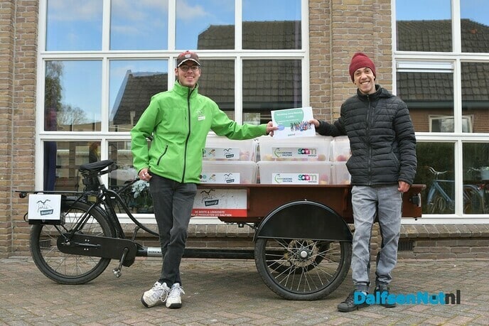 Joris Bezorgt heeft 1000 euro ontvangen van de Univé - Foto: Johan Bokma