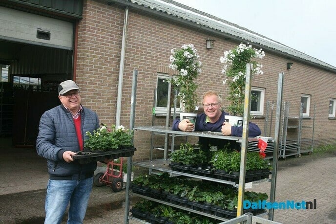 Voorjaarsplanten voor Hospice Dalfsen - Foto: Ingezonden foto
