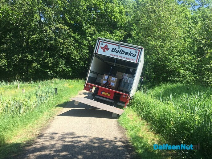 Mataramweg in Hoonhorst-Lenthe niet geschikt voor vrachtvervoer - Foto: Ingezonden foto