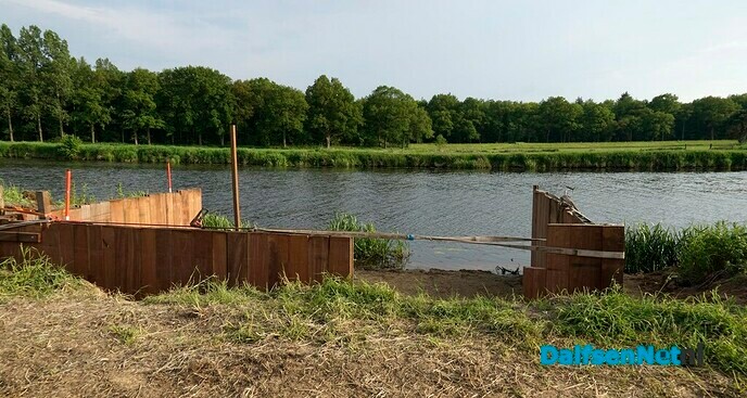Werkzaamheden pontje Varsen (gemeente Ommen) gestart - Foto: Paul Scholten