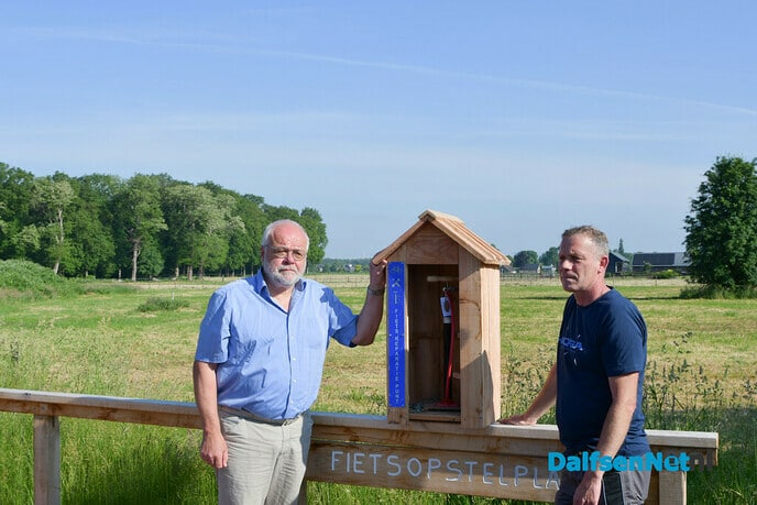 Fietsreparatiekastjes bij snelfietsroute Zwolle Dalfsen - Foto: Johan Bokma