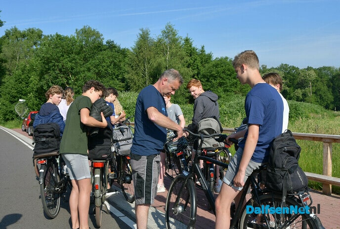 Fietsreparatiekastjes bij snelfietsroute Zwolle Dalfsen - Foto: Johan Bokma