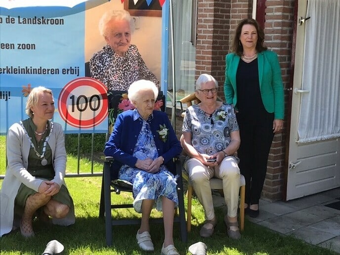 100 jarige in Dalfsen: Mevr. Westerhof - Foto: Eigen geleverde foto