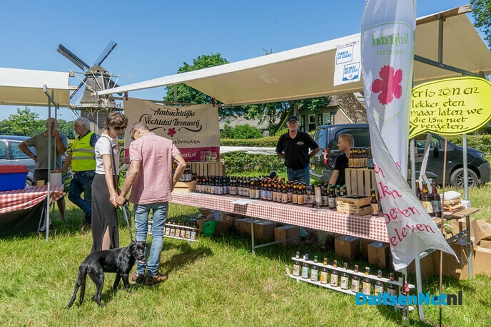 Zomerse Boerenmarkt in Vilsteren, zaterdag weer - Foto: Paul Scholten