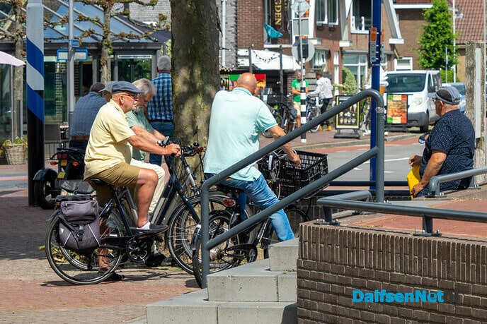 Waar blijft nieuwe Vechtbrugbank - Foto: Paul Scholten