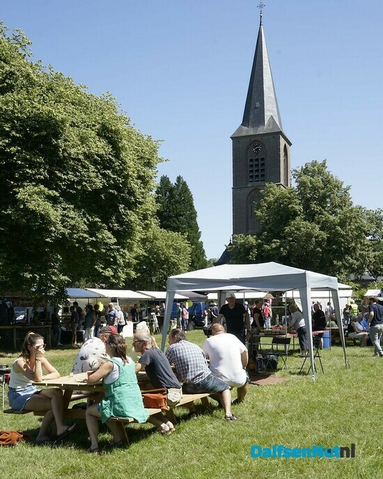 Zomerse Boerenmarkt in Vilsteren, zaterdag weer - Foto: Paul Scholten