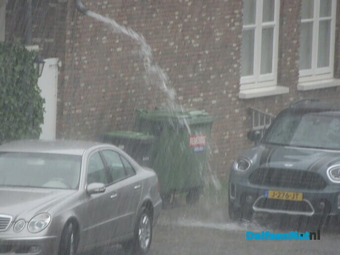 Zwemmen op straat - Foto: Ingezonden foto