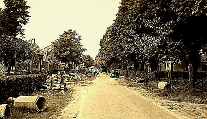 De oude fabriek en Dorpsstraat - Foto: Ingezonden foto