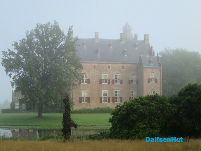 Rondje Ommen, Rechteren in nevel gehuld - Foto: Wim