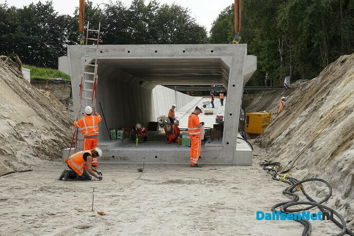 Drukke werkzaamheden aan tunnel Welsummerweg - Foto: Paul Scholten
