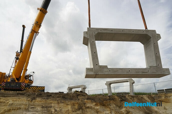 Drukke werkzaamheden aan tunnel Welsummerweg - Foto: Paul Scholten