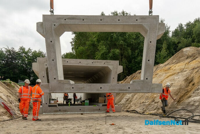 Drukke werkzaamheden aan tunnel Welsummerweg - Foto: Paul Scholten
