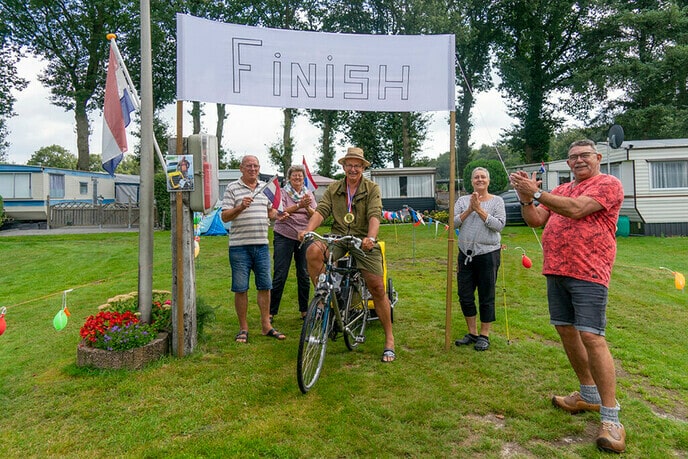 Harry fietste “blokje om” - Foto: Paul Scholten