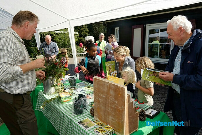 Kleine markt bij Lindehoeve Dalfsen - Foto: Paul Scholten