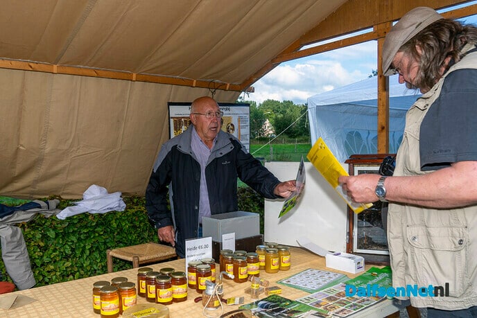 Kleine markt bij Lindehoeve Dalfsen - Foto: Paul Scholten