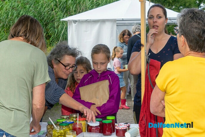 Kleine markt bij Lindehoeve Dalfsen - Foto: Paul Scholten