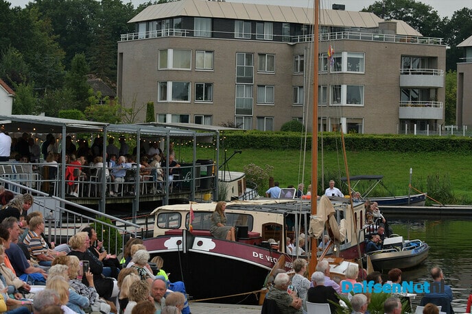 Een spetterend spektakel aan de Vecht in Ommen - Foto: Johan Bokma