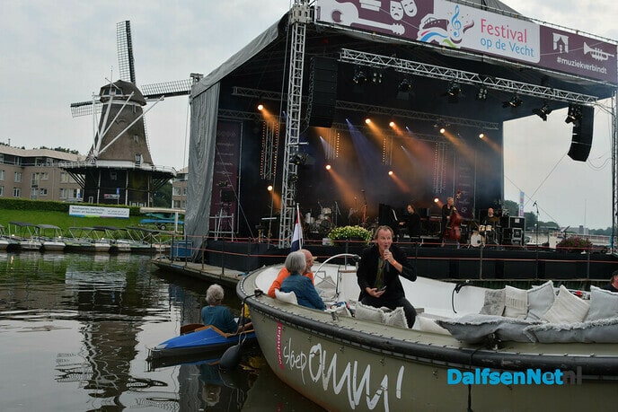 Een spetterend spektakel aan de Vecht in Ommen - Foto: Johan Bokma