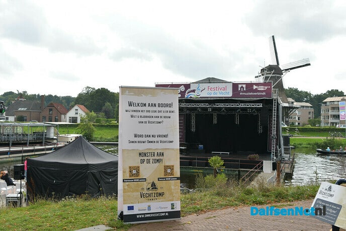 Een spetterend spektakel aan de Vecht in Ommen - Foto: Johan Bokma