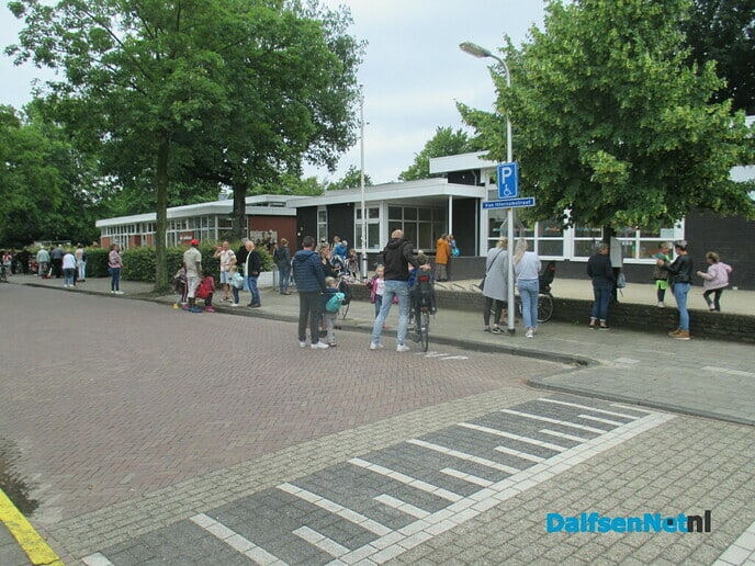 Op de fiets naar school - Foto: Ingezonden foto