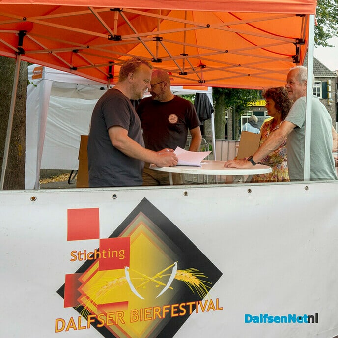 De Bierfestival-thuis-boxen zijn vanmiddag opgehaald - Foto: Paul Scholten