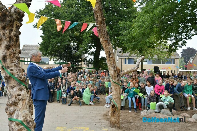 Het Groene Schoolplein (KBS) De Polhaar officieel geopend - Foto: Johan Bokma