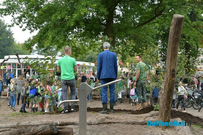 Het Groene Schoolplein (KBS) De Polhaar officieel geopend - Foto: Johan Bokma
