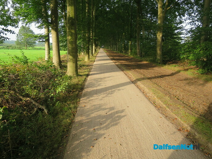 Het vernieuwde fietspad ligt er “gelikt” bij - Foto: Wim