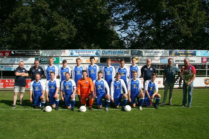Nieuwe kleding VV Hoonhorst 1 - Foto: Ingezonden foto