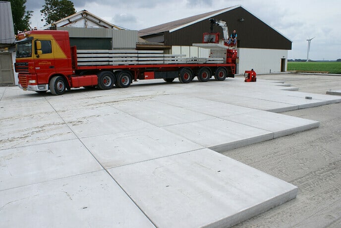 Perfect passende betonplaten produceren met de mallen van Betonblock