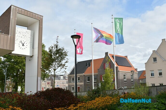 Vandaag wappert de regenboogvlag in Dalfsen - Foto: Johan Bokma