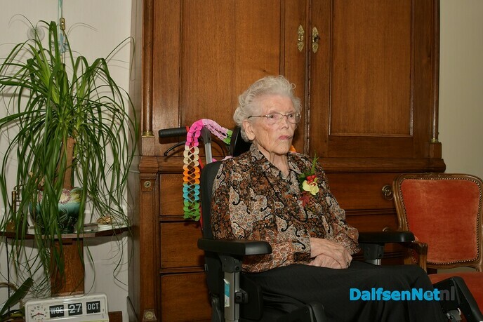 Mevrouw Laarman viert haar 101ste verjaardag - Foto: Johan Bokma