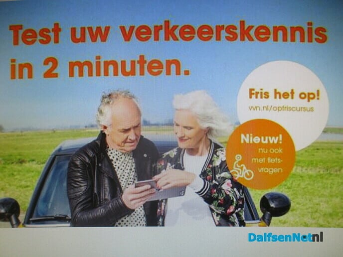 Risico`s van smartphonegebruik in het verkeer - Foto: Ingezonden foto