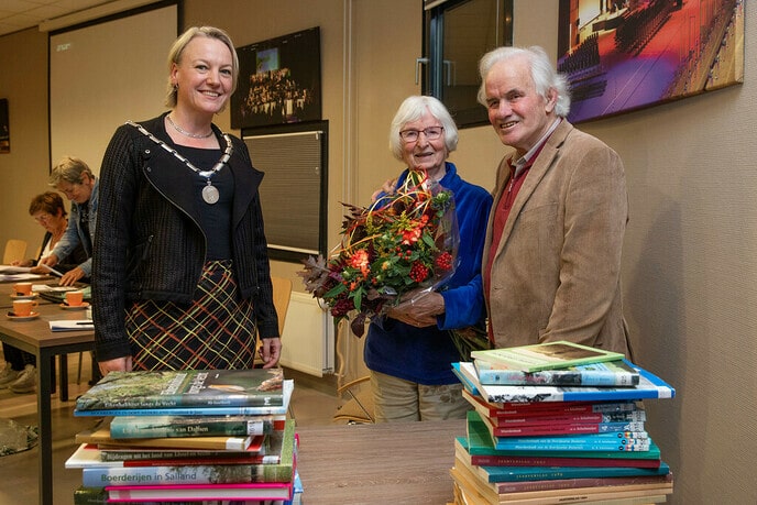 Penning van Verdienste uitgereikt aan Ab Goutbeek - Foto: Gemeente Dalfsen