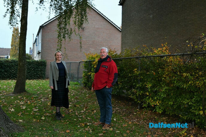 Burgemeester Van Lente neemt kijkje in Oranjebuurt - Foto: Johan Bokma