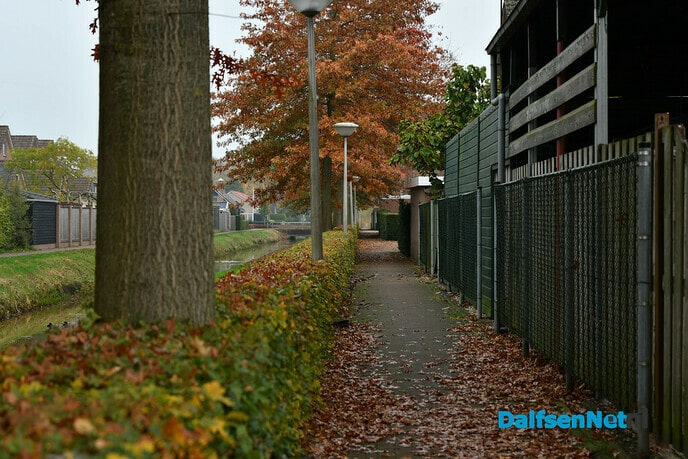 Burgemeester Van Lente neemt kijkje in Oranjebuurt - Foto: Johan Bokma