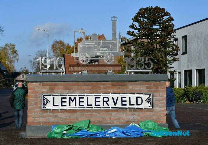 Opening Stationsstraat/Schoolstraat en onthulling kunstwerk Lemelerveld - Foto: Johan Bokma
